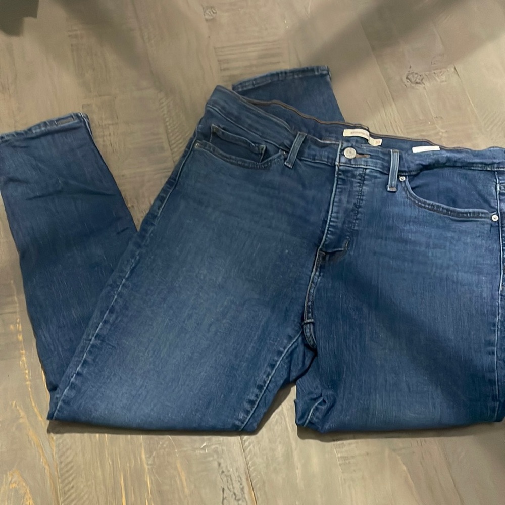 Light blue Levi 311 shaping skinny jeans